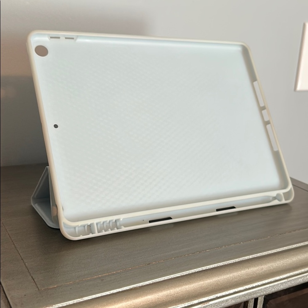 iPad case - Picture 3 of 5